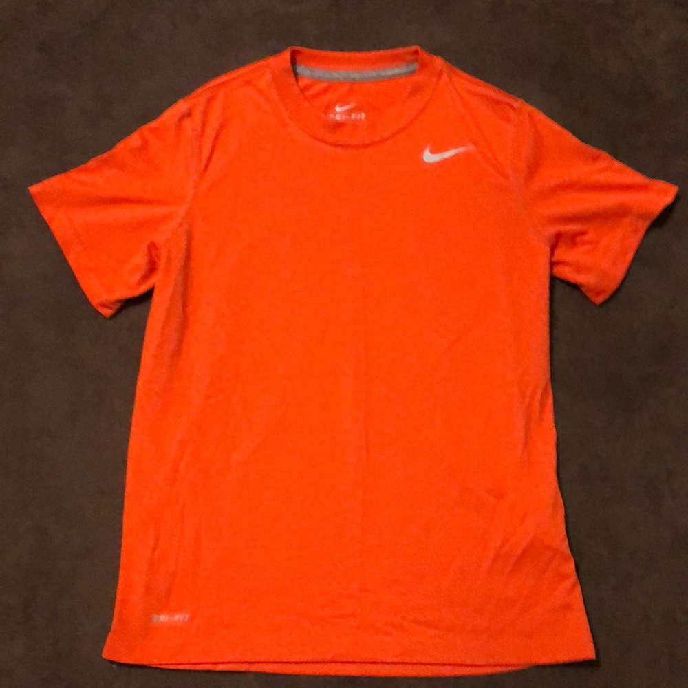Nike Youth Legend T. Rare color. Size Small.